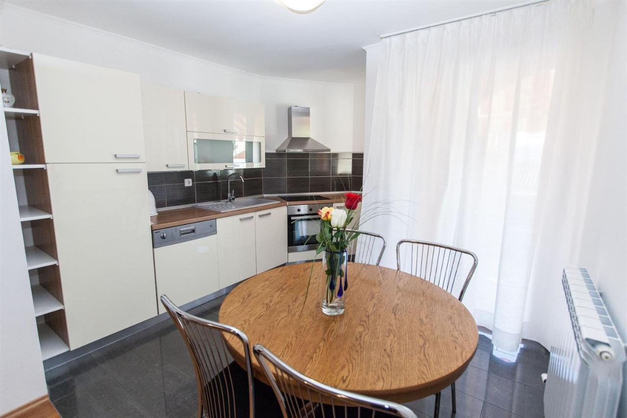 Apartments Carmen Цриквеница Экстерьер фото